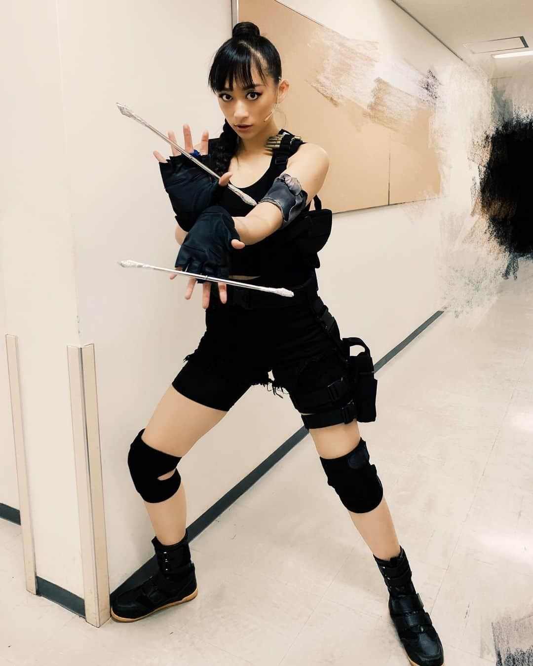 梨衣名さんのインスタグラム写真 - (梨衣名Instagram)「I used Emeici( Kungfu weapons ) on stage!  #action #kungfu #chineseactress #峨嵋刺 #emeici #wushu #武术 #功夫 #中华武术 #dawndawgs #天才劇団バカバッカ」10月15日 1時45分 - leena3.1415926