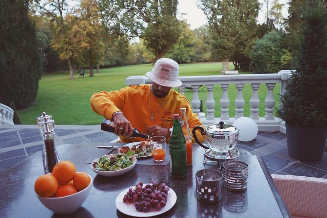 カリム・ベララビのインスタグラム：「🧡」