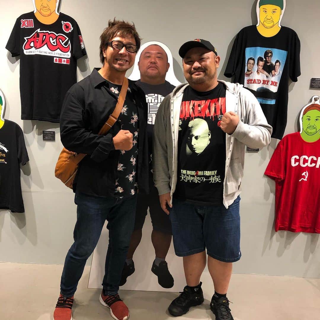 丸山ゴンザレスのインスタグラム：「‪小島聡選手がご来場。ありがとうございました！‬」