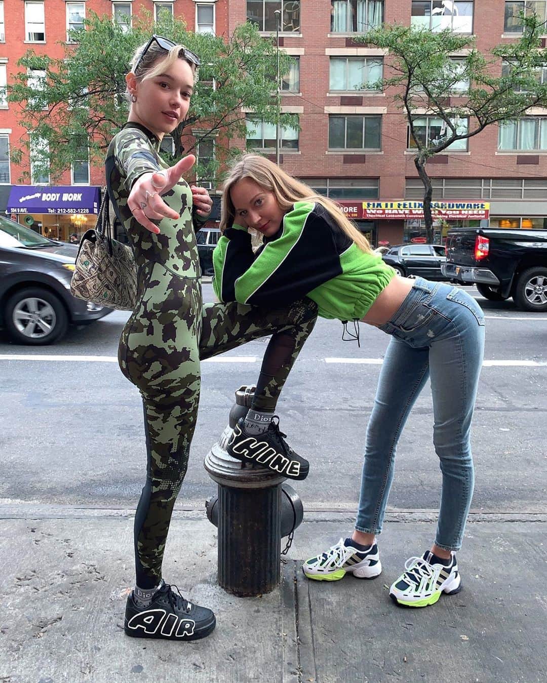 サラ・スナイダーのインスタグラム：「I call it I'm screamin Good riddance」