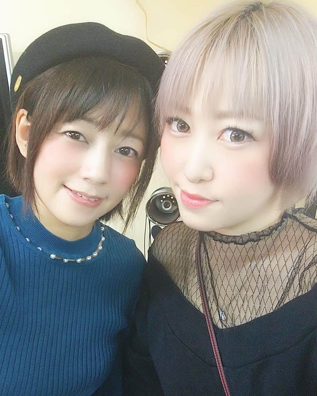 西城凛さんのインスタグラム写真 - (西城凛Instagram)「小岩ラクラクにて米崎奈棋プロとダブルゲストでした！💓 いつ見てもなぎさまは可愛らしい！ . #米崎奈棋 #西城凛 #麻雀 #雀荘 #麻雀プロ #女流雀士」10月15日 11時34分 - rinsaijo