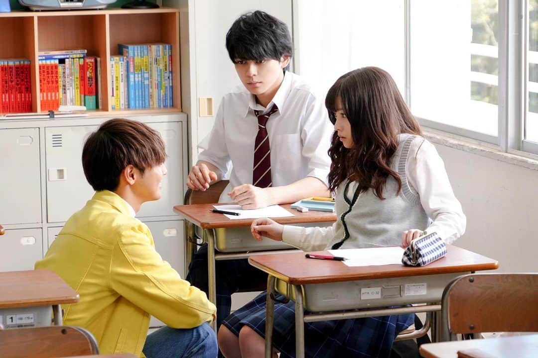 映画『午前0時、キスしに来てよ』のインスタグラム：「‪＼🏰🌙本日限定！映画0キス リアル・シンデレライベント&完成披露試写会👠／‬﻿ ﻿ いよいよ応募まであと10時間⚡️﻿ ﻿ 公式もドキドキ…😳‼️﻿ ﻿ Instagramの応募方法をおさらい⭐️﻿ ﻿ 募集期間は👀限定2️⃣時間のシンデレラタイム💎﻿ 10/15 午後10時〜午前0時まで﻿ ﻿ ✅0キス公式アカウントをフォロー🙌🏻﻿ ﻿ ✅指定の投稿をリポストの際に、映画の期待コメントを入れて応募完了💋﻿ ﻿ 午後10時に、応募しに来てよ💌﻿ ﻿ #あと10時間 🐾 #シンデレラタイム﻿ #今日も #午後10時に会いに来てよ ﻿ #午前0時キスしに来てよ #12月6日公開﻿ #映画0キス #0キス #0kiss #ゼロキス﻿ #綾瀬楓 #片寄涼太 #GENERATIONS #ldh﻿ #日奈々 #橋本環奈 #jk #かわいい」