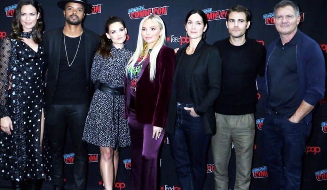 オデット・アナブルのインスタグラム：「NEW YORK COMIC CON 🌹  Tell me a story. @cbsallaccess」