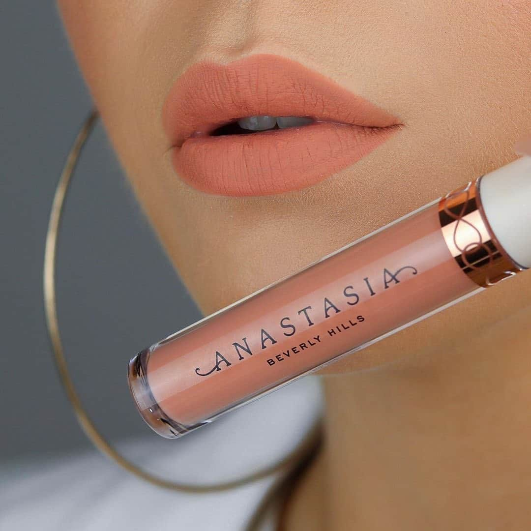 Anastasia Beverly Hillsさんのインスタグラム写真 - (Anastasia Beverly HillsInstagram)「Undressed Lip Set (out now) @so4beauty  The shades in the set are: sand, peachy, on mute, beaming & summer vibes.」10月15日 6時30分 - anastasiabeverlyhills