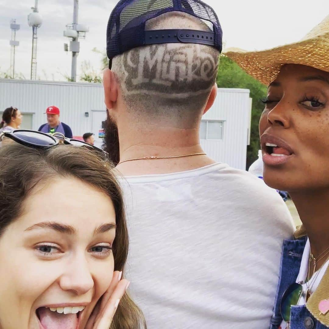 アイシャ・タイラーさんのインスタグラム写真 - (アイシャ・タイラーInstagram)「We’re @minke super fans.  @aclfestival」10月15日 6時55分 - aishatyler