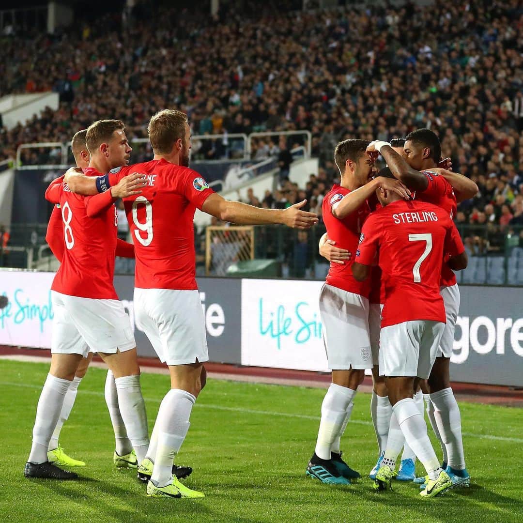 ハリー・ケインのインスタグラム：「Great performance and I’m proud of the togetherness we showed in some disgraceful circumstances. Racism has no place in society or football. It needs stamping out for good. Also a massive congrats to @tyronemings on a great debut 👏 #ThreeLions」