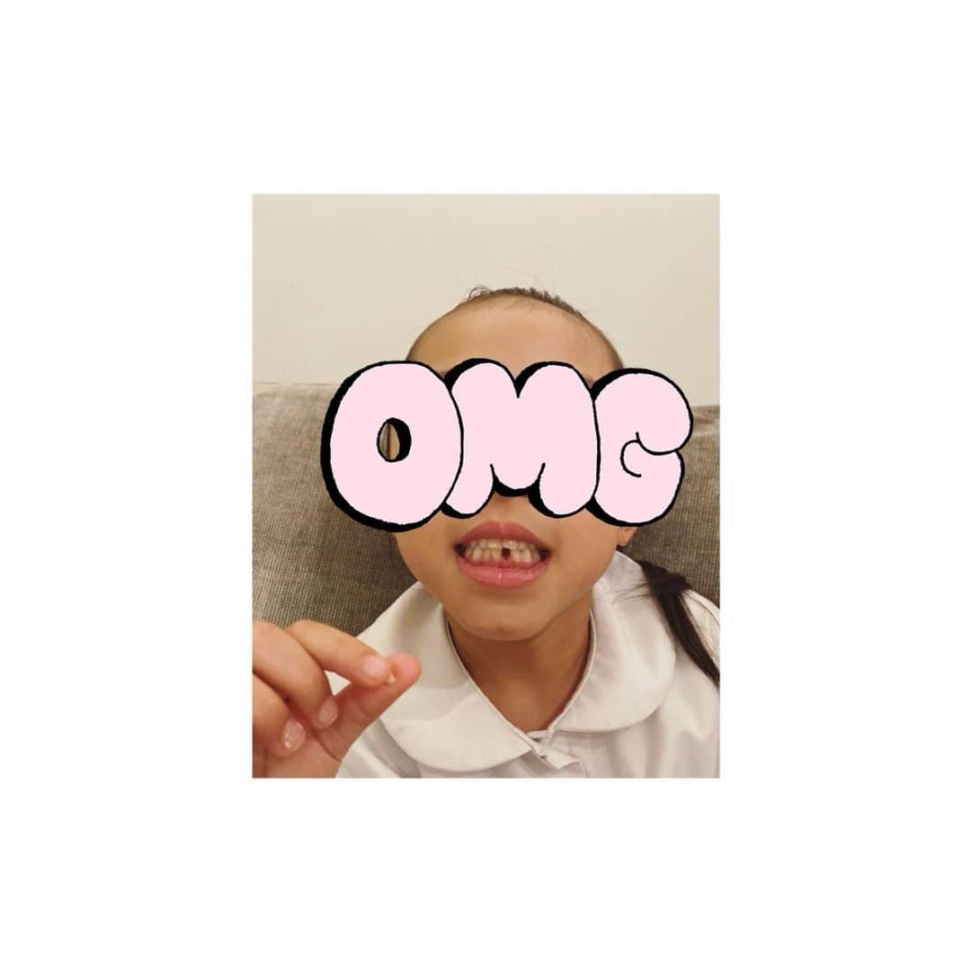 松本恵奈さんのインスタグラム写真 - (松本恵奈Instagram)「りここ6歳になりました👧🏻✌🏻 そして初めて歯が抜けました◎ 気になってしょうがない様子。笑 色々、おめでとう㊗️ 大好きだぞっ♡ #licoco #6歳 #happybirthday」10月15日 7時17分 - ena1123