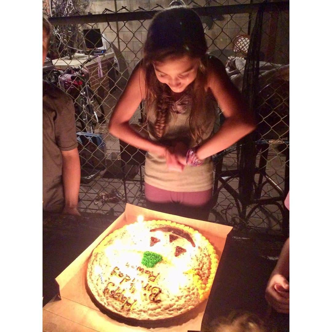 オーガスト・マトゥーロさんのインスタグラム写真 - (オーガスト・マトゥーロInstagram)「October 2013 - the first time I celebrated your birthday with you. You turned 12 and now I’m 12!! 😮 I can’t believe you’re 18! You’re an adult!! (YOU GET TO VOTE! YAY!)You will always be my big sister. I love you so much. Have fun in Canada on your new show! Love August ❤️」10月15日 7時52分 - augustmaturo