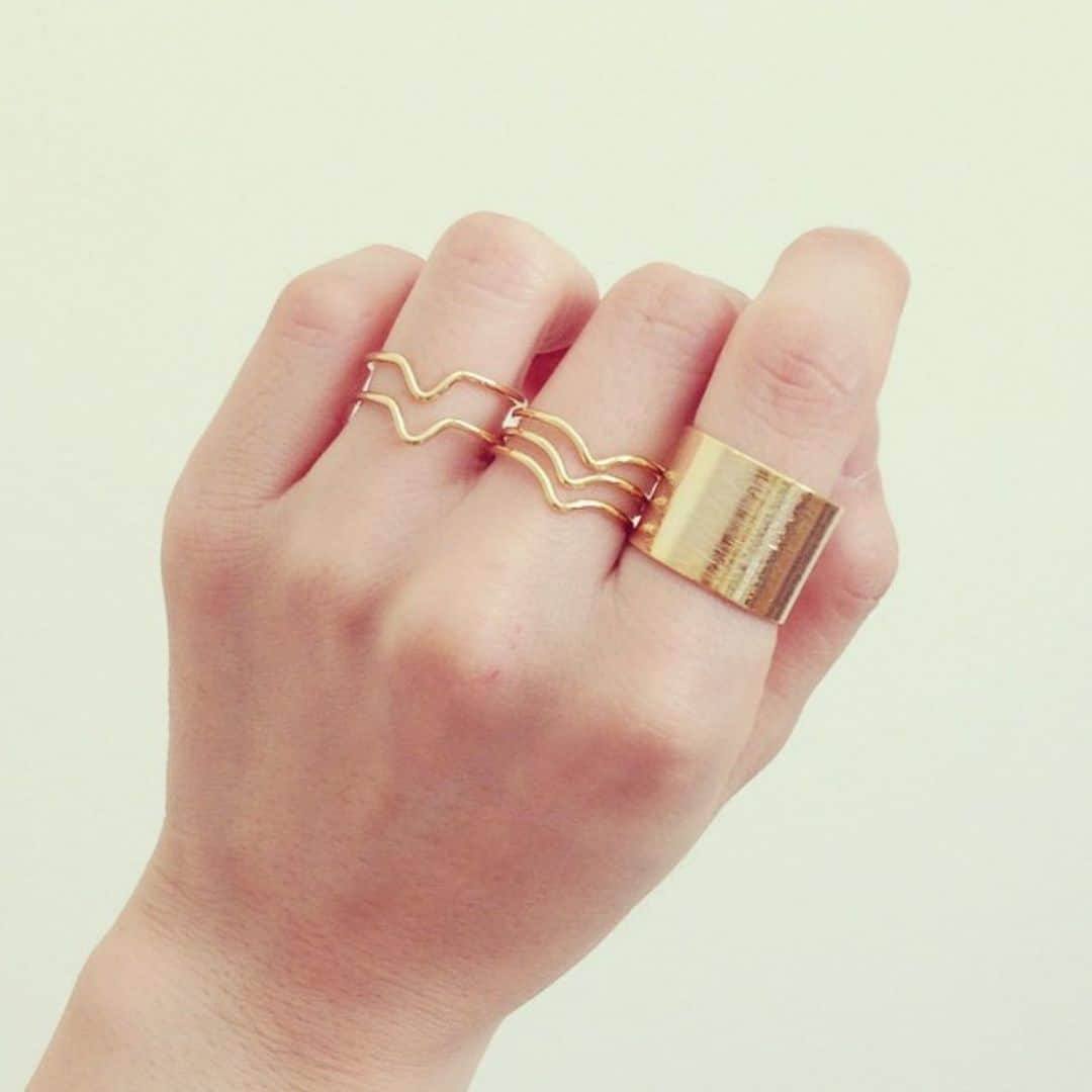 さんのインスタグラム写真 - (Instagram)「Simple but pretty rings」10月15日 8時06分 - meekind_com