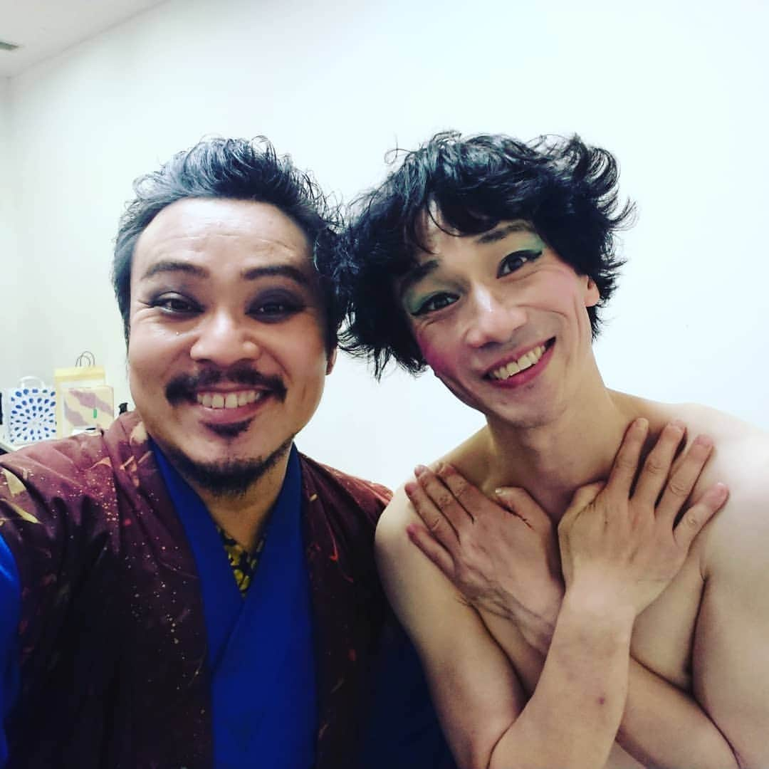 高井俊彦さんのインスタグラム写真 - (高井俊彦Instagram)「【終演✨】 無事に劇団そとばこまち10月公演『のうみん』終わりました✋  お越し下さったいっぱいの皆様ありがとうございました🙇  大千穐楽のトリプルからのスタンディングオベーションは忘れられない光景です‼️ 本当にありがとうございました⤴️⤴️⤴️ #劇団そとばこまち #のうみん」10月15日 8時20分 - takai_toshihiko