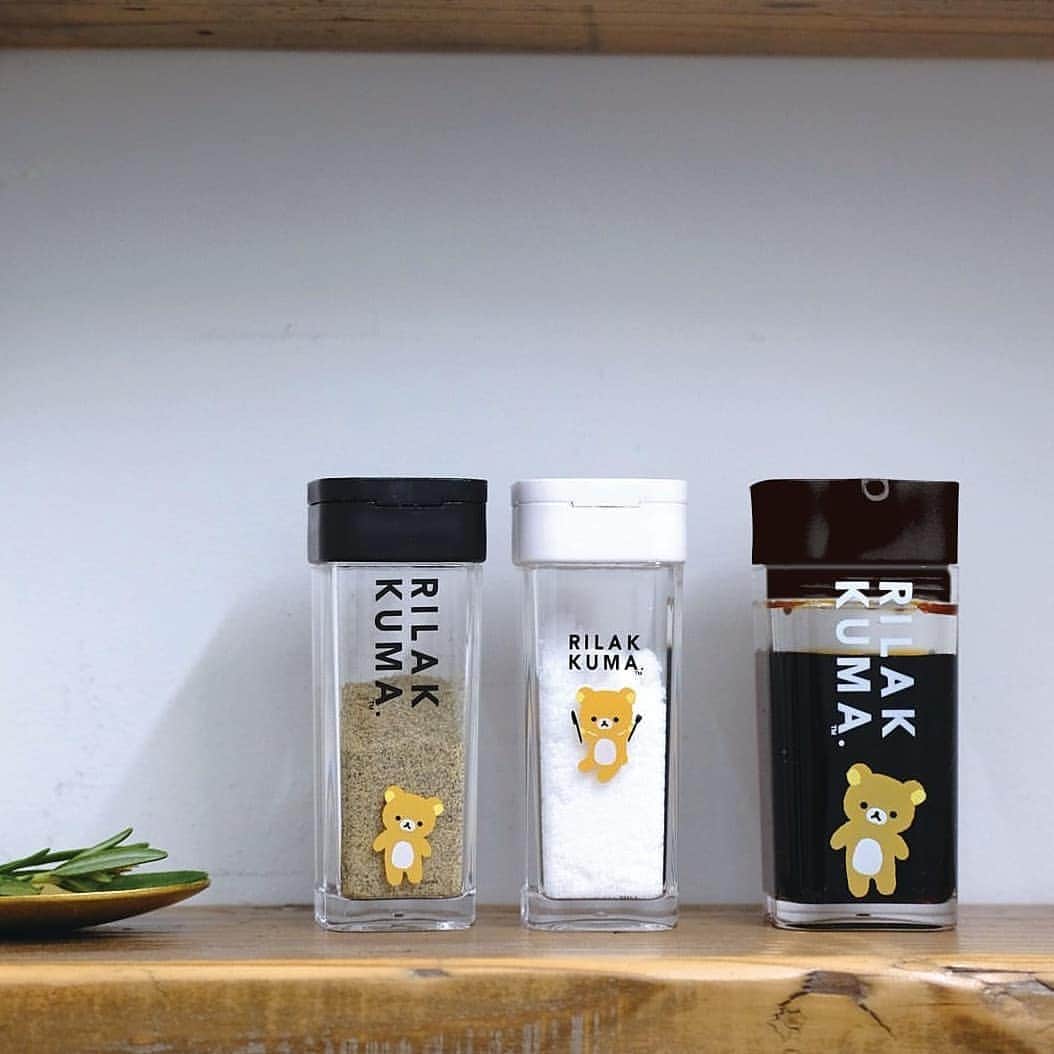 Rilakkuma US（リラックマ）さんのインスタグラム写真 - (Rilakkuma US（リラックマ）Instagram)「Making your home cute can start with picking out a few kawaii but useful items like this salt and pepper shakers and soy sauce dispenser featuring Rilakkuma! Do you enjoy this style of Rilakkuma? It is included in the theme of "Rilakkuma Style!" . . . #rilakkumaus #Rilakkuma #sanx #kawaii #soysauce #homegoods #リラックス #サンエックス」10月15日 9時15分 - rilakkumaus