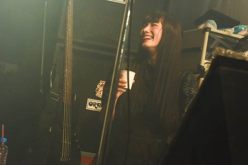 MISAさんのインスタグラム写真 - (MISAInstagram)「獺祭飲んで笑って、盛大に顎が割れてしまっている（2枚目）  photo by @masafuji93」10月15日 10時28分 - misa_bandmaid