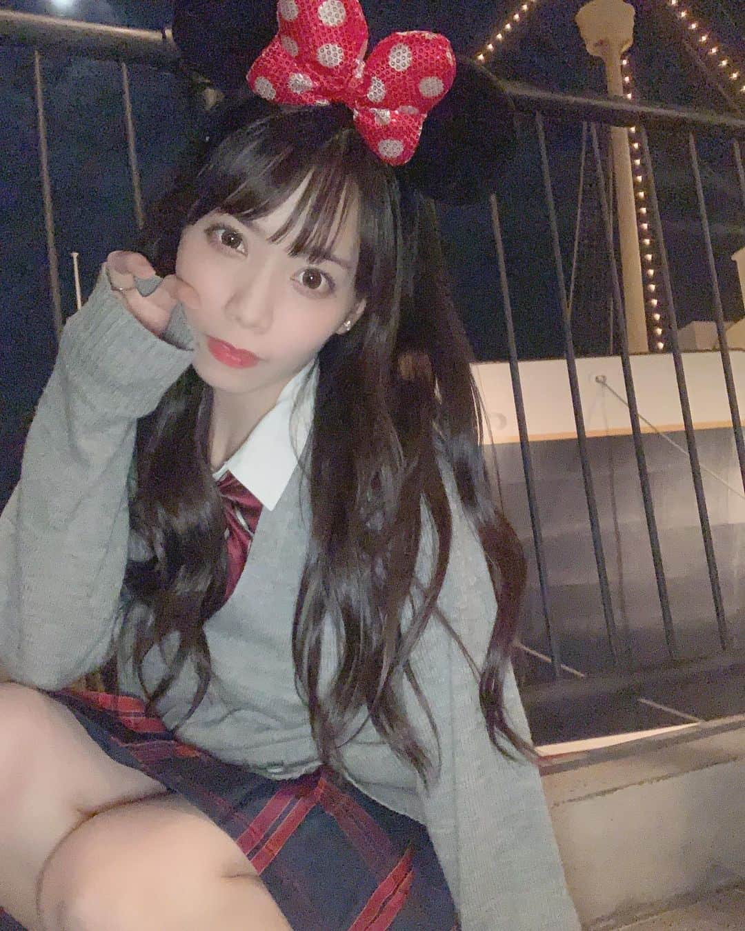 宇佐美幸乃さんのインスタグラム写真 - (宇佐美幸乃Instagram)「びびでばびでぶー！！！！！ #ディズニーシー #ディズニー #制服 #制服ディズニー #アイドル」10月15日 10時32分 - usami_yukino