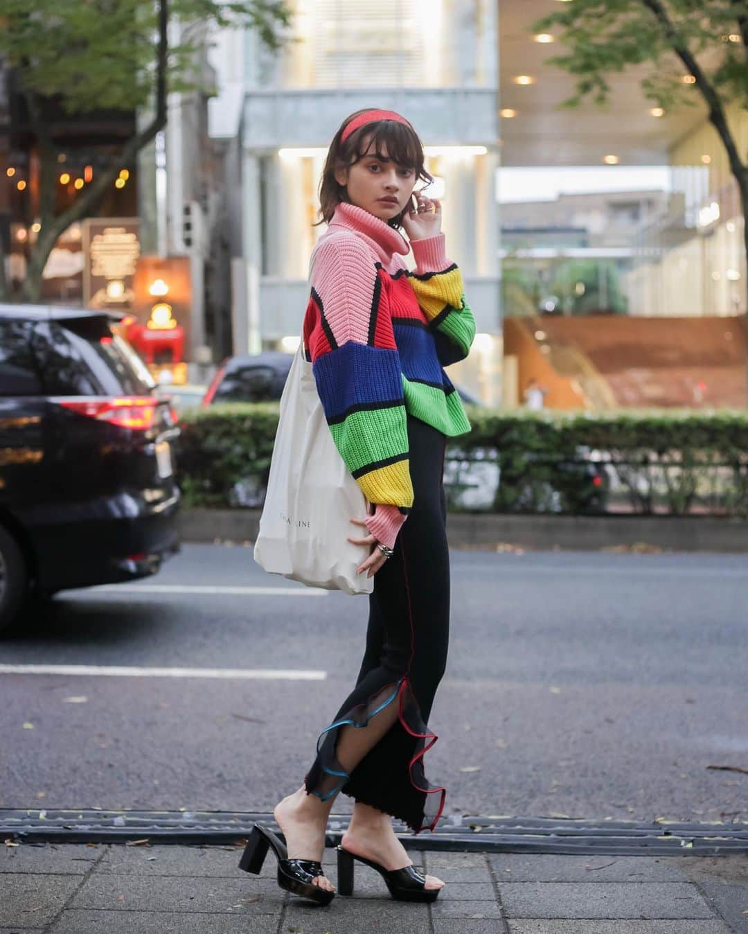 Fashionsnap.comさんのインスタグラム写真 - (Fashionsnap.comInstagram)「【東コレスナップ】東京のファッションウィークでFASHIONSNAP.COMのスナップハンターが撮影したストリートスナップを毎日更新中。初日となる10月14日は、「ヨシキモノ」と「ティート トウキョウ」のショー来場客をスナップしました。 #東コレ20年春夏 #RakutenFWT #tiittokyo #YOSHIKIMONO #tiittokyo」10月15日 11時02分 - fashionsnapcom