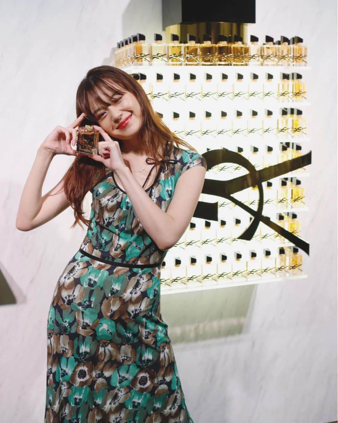 野崎智子さんのインスタグラム写真 - (野崎智子Instagram)「”YSL Beauty 2019 NOEL EVENT” ユニセックスで使える香水っ！ とてもいい香り🧚🏻‍♀️ @yslbeauty」10月15日 20時53分 - tomoconozaki