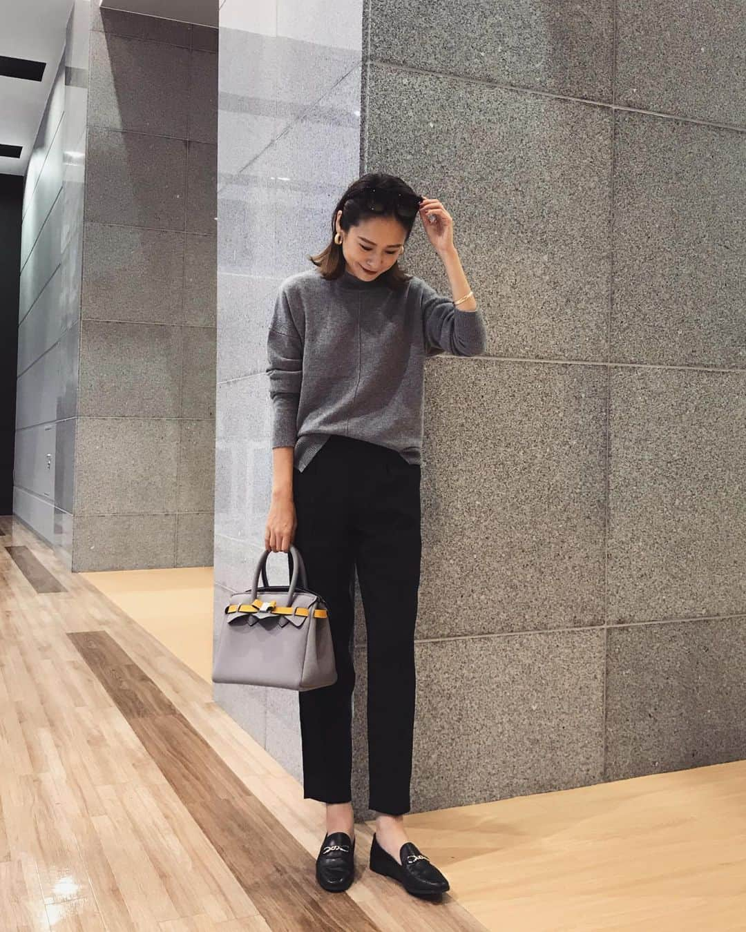 MAICOさんのインスタグラム写真 - (MAICOInstagram)「#Todaysoutfit  最近こればかり着ている　 @comptoirdescotonniers_japan のカシミヤニット✨ ・ 上質なカシミヤだから、軽くて薄手なのにとっても柔らかいです☺️ ・ 程よいモックネックだから首の締め付け感も全く無くて、タートルが苦手な方でも気にならないと思います✨  #pr」10月15日 20時57分 - maico0327