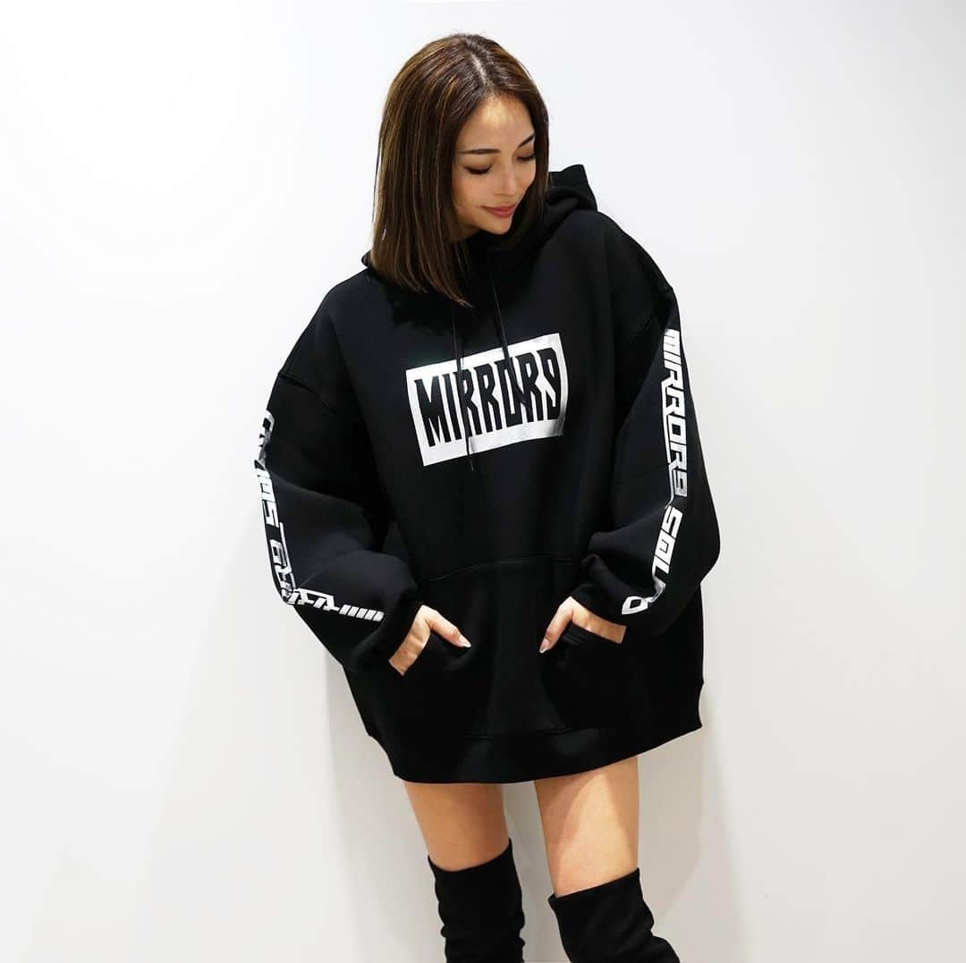 Select Shop MIRROR9さんのインスタグラム写真 - (Select Shop MIRROR9Instagram)「【MIRROR9】 Neoplane hoodie/M,L,XL 2019/10/17 20:00〜販売スタート model / @coco_mirror9 (162cm  M着用) @mi_taku (189cm XL着用) #MIRROR9 #ミラーナイン」10月15日 21時08分 - mirror9official