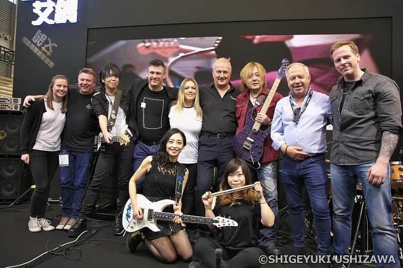 のインスタグラム：「We love Marshall!! D_DriveとMarshallファミリー🤘🏻 #D_Drive #marshall #musicchina  #shanghai」