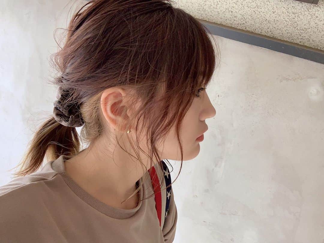 のインスタグラム：「✌️」