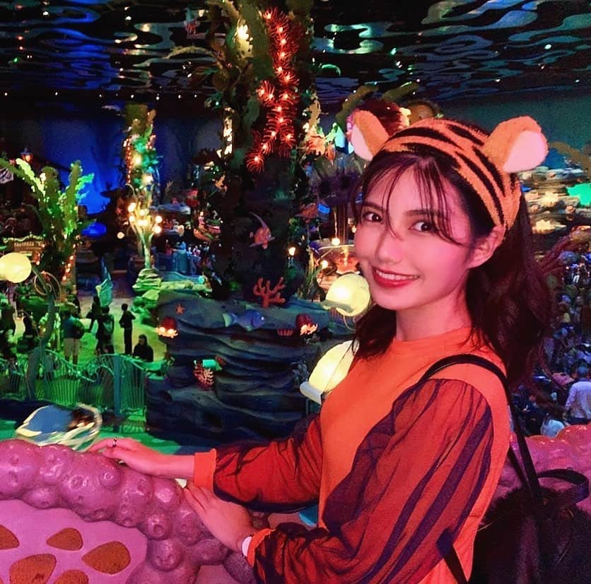のインスタグラム：「どうしてもハロウィンの間に ディズニーに行っておきたくて🎃♥️ 充実の一言🥰🥰🥰 ・ #ディズニーシー #ディズニー #disneysea #ディズニーハロウィン #ディズニーコーデ #カチューシャ #ootd #fashion #codenate #orange #halloween #autumn #秋メイク #シースルーバング #ダブルバング #selfie #photography #instagram #instapic #holiday #instafashion #美容 #follow #followme #ビジョビ #相互フォロー #モデル #ビジョビジョ」