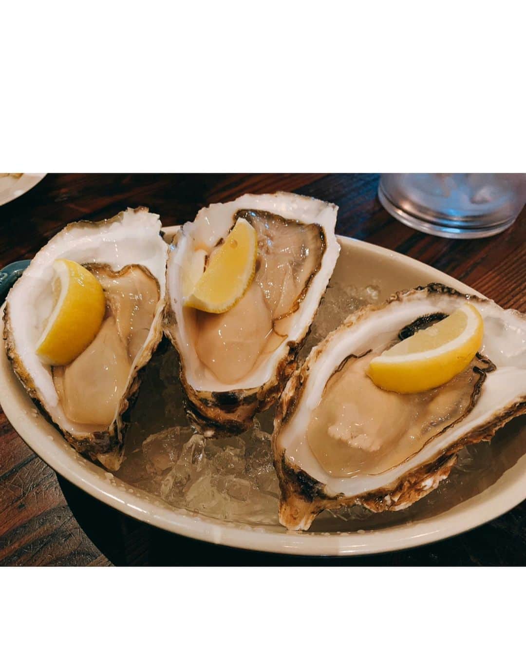 竹内渉さんのインスタグラム写真 - (竹内渉Instagram)「White wine goes well with fish~~~~😍 白ワインも魚介類も本当に大好き🥺❤️ 写真はワイン女子会@サカナバルの時のもの📸 初めて行ったけどリーズナブルで美味しかった💞 お洋服の後ろの🎀見せようと思ったのにあまり写ってなかった😂 tops: @numeroventuno」10月15日 21時28分 - ayumu_takeuchi