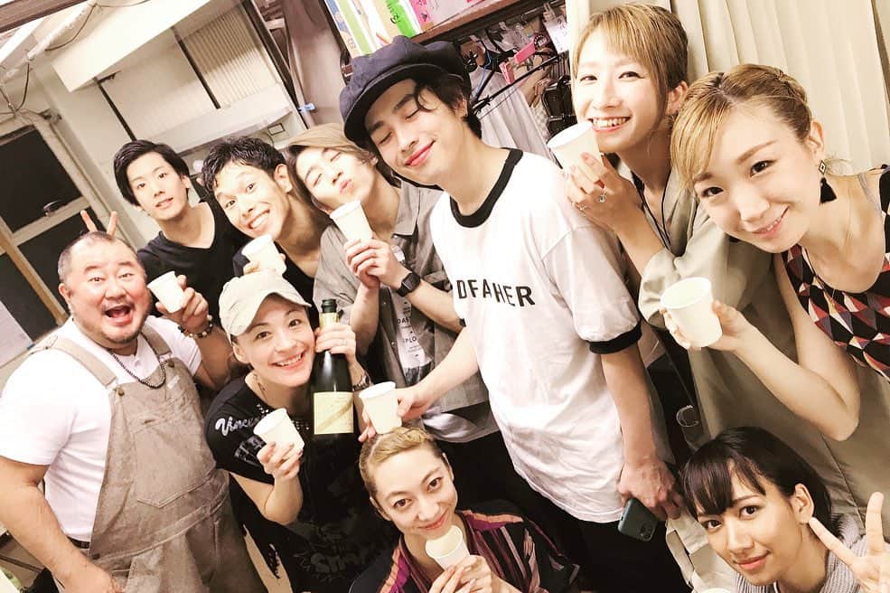 シルビア・グラブさんのインスタグラム写真 - (シルビア・グラブInstagram)「絶唱サロメの東京公演が終わって2日目…みんなと会えないのが寂しく思う今日この頃^_^ とにかくみんな無事に公演を終えれた事を幸せに思います。  大阪公演まであと10日、 しばしサロメとは別の世界へ行ってまいります^_^  See you all soon! #絶唱サロメ  #東京公演無事終了 #シャンパンで乾杯 #大阪公演 は#サンケイホールブリーゼ #theaterlife #theaterlove #salome」10月15日 21時38分 - sylviagrab717