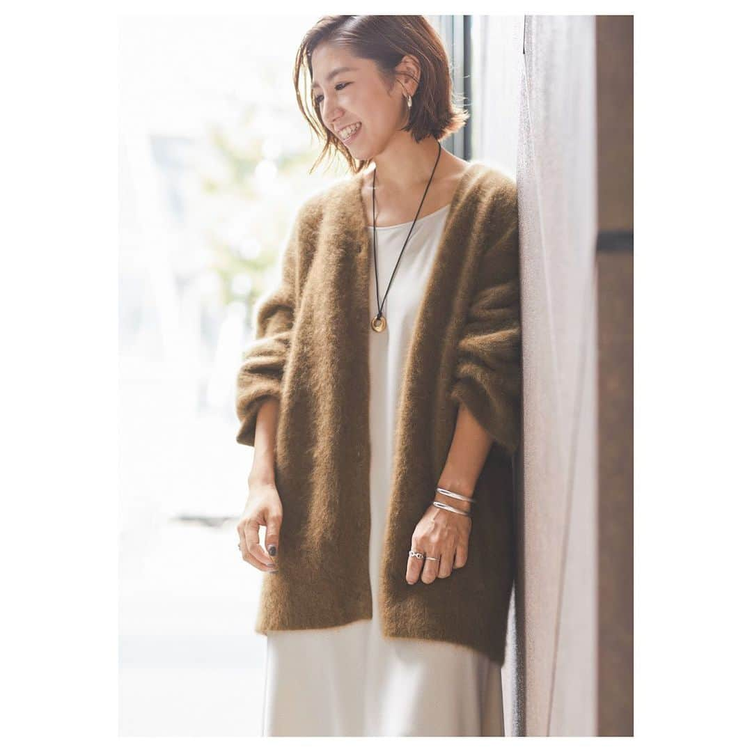 plageさんのインスタグラム写真 - (plageInstagram)「〝Fur カーディガン〟﻿ 10/16(wed.)ON SALE！﻿ 大好評のFurシリーズに待望のカーディガンが登場。 今年は詰まった襟がポイントのオーバーサイズ！﻿ プルオーバーとして一枚着感覚でもお召しいただけます。 前後どちらでも着用可能！﻿ ﻿ ・Furカーディガン﻿ ¥29,000+tax﻿ col:カーキ/ベージュ﻿ size:free﻿ ・サテンバイヤスキャミワンピース﻿ (10月末入荷予定)﻿ ¥16,000+tax﻿ col:ベージュ/ブラウン﻿ size:36/38﻿ ﻿ #Plage #プラージュ﻿ #baycrews #fashion ﻿ #coordinate ﻿」10月15日 21時35分 - plage_jp