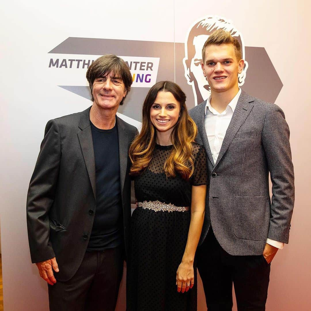 マティアス・ギンターさんのインスタグラム写真 - (マティアス・ギンターInstagram)「Gestern Abend feierten wir unsere jährliche Stiftungsgala der @matthiasginterstiftung im historischen Kaufhaus Freiburg. Zahlreiche tolle Gäste feierten mit uns einen Abend der ganz im Zeichen des Miteinanders steht. Wir danken allen Helfern und Unterstützern, die diesen Abend so einzigartig gemacht haben. #matthiasginterstiftung」10月15日 21時36分 - matzeginter28