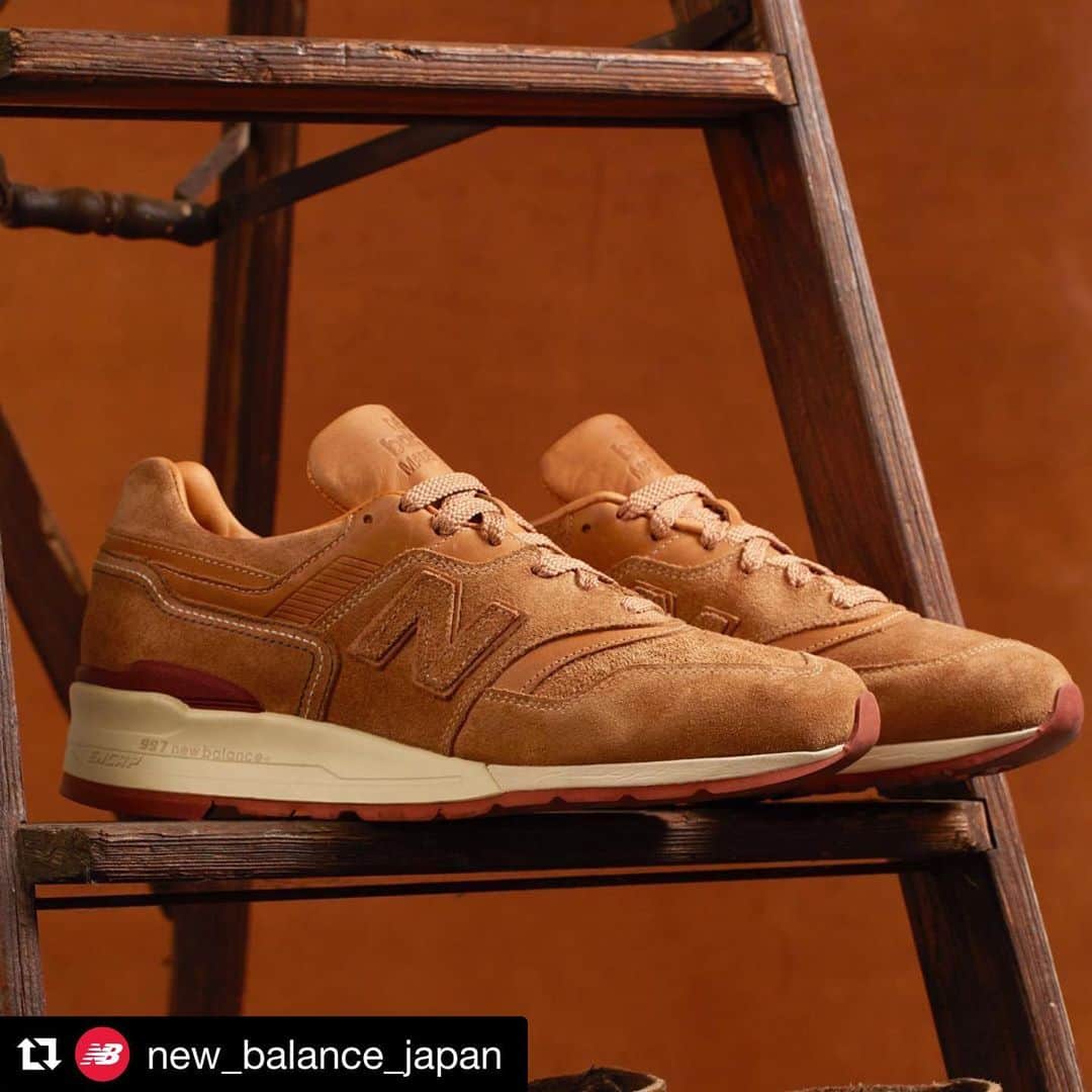 宇野薫のインスタグラム：「このコラボにはビビッときます！！ #Repost @new_balance_japan with @get_repost ・・・ 【New Balance (M997 RW) × Red Wing Heritage】ニューバランスとレッドウィングヘリテージは、レッドウィングのHawthorne Muleskinnerレザーを採用したニューバランスのMade in U.S.A.を象徴するモデルのひとつである「997」のコラボレーションモデルを、10月19日（土）より限定店舗にて発売します。公式オンラインストアでは10月16日（水）10時より予約受付スタート。  #NB #newbalance #ニューバランス #redwing #レッドウィング」