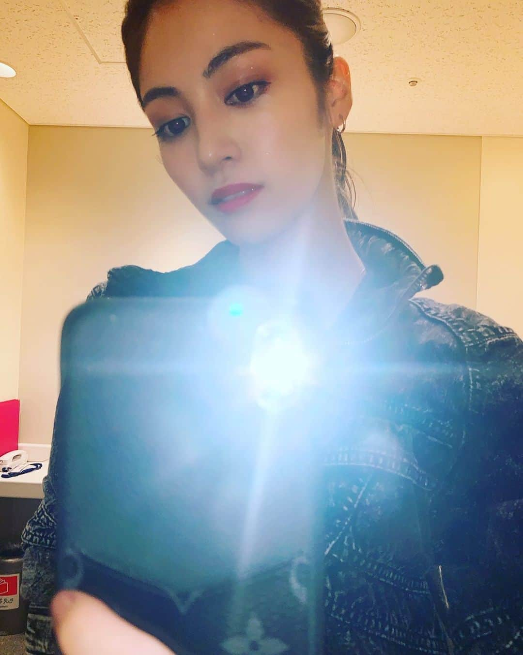 楓さんのインスタグラム写真 - (楓Instagram)「今日のヘアメイクは ハンサムにしてみたよ〜💘 どうかな??? #ベストジーニスト #めちゃ緊張した #Egirls」10月15日 21時52分 - kaede_