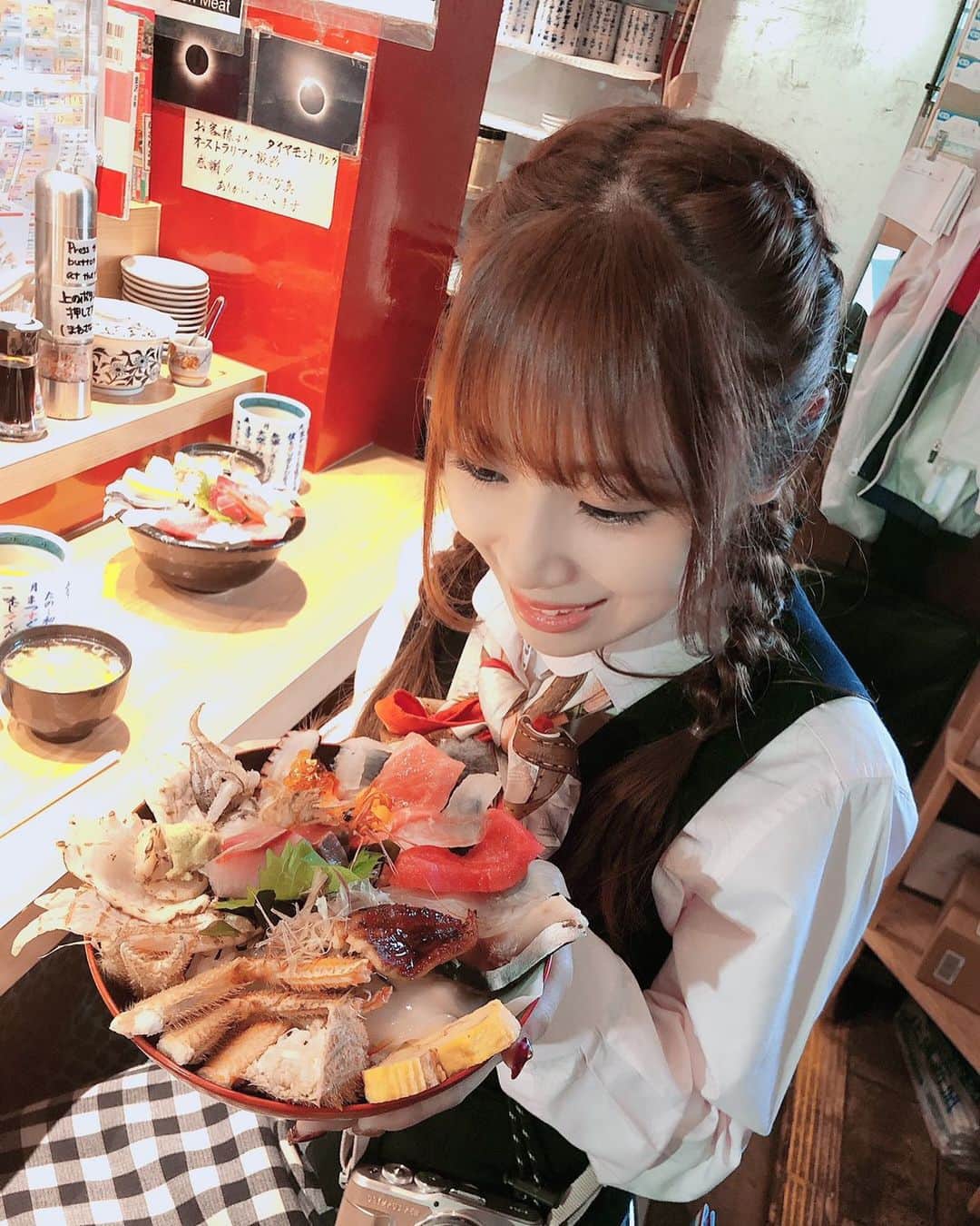 のインスタグラム：「朝から海鮮丼 めっちゃ贅沢🤤🤤ｼﾞｭﾙﾘ  #いきいき亭 #SKE48 #高柳明音  #japan #石川 #funfunjapan」