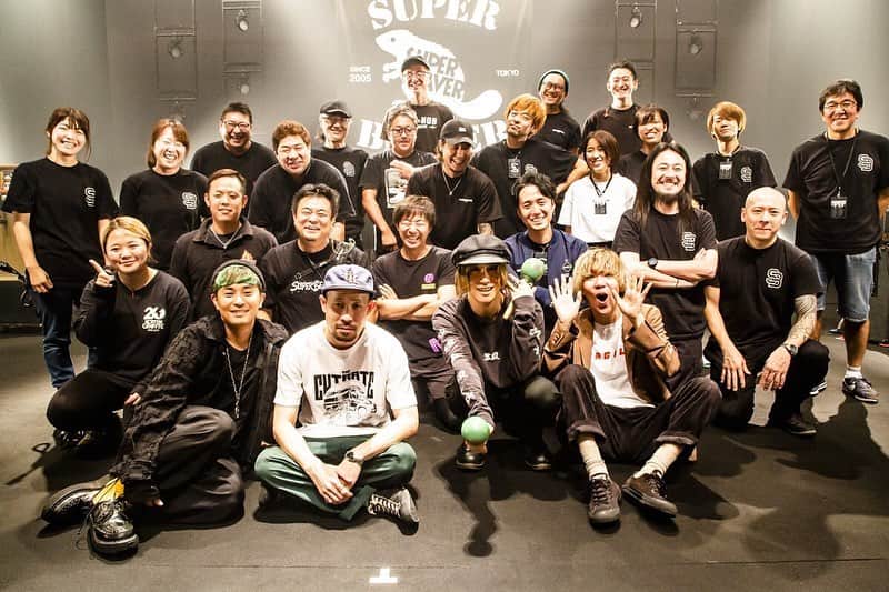 藤原広明のインスタグラム：「都会のラクダ“ホール＆ライブハウス”TOUR 2019〜立ちと座りと、ラクダ放題〜  福岡サンパレスホール  photo by @cazrowAoki」