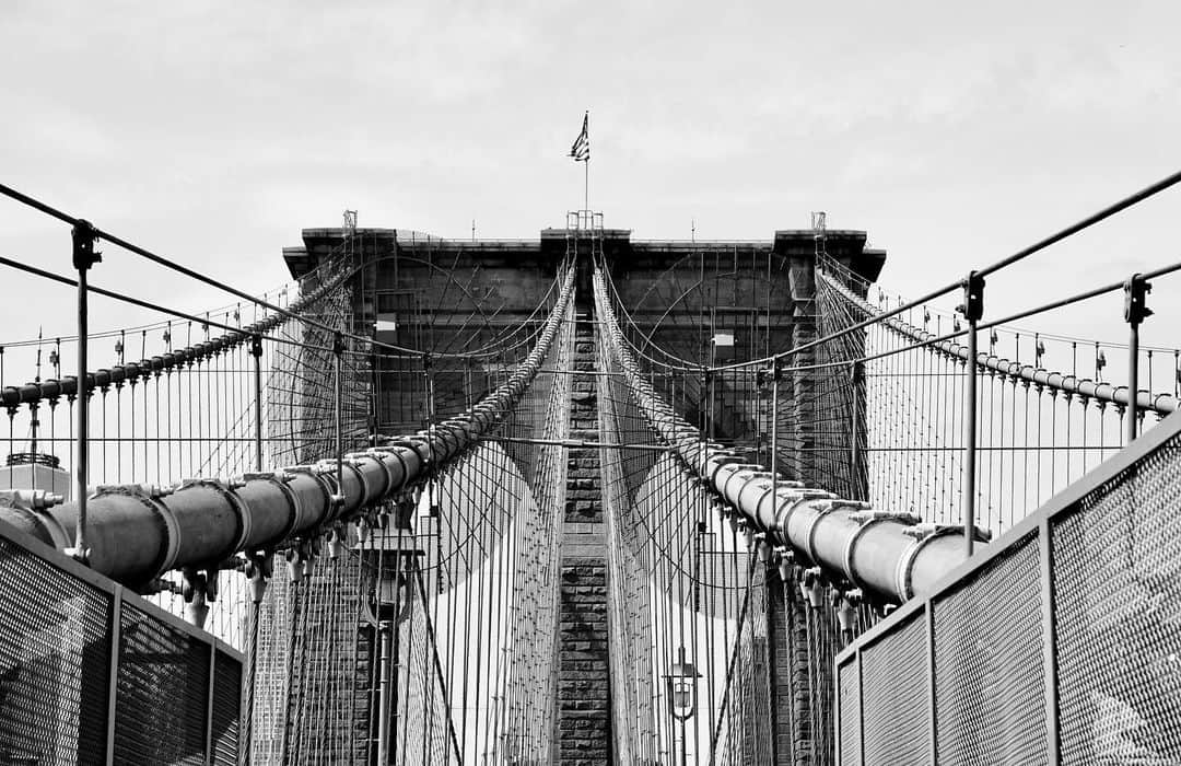 イリース・ケロンド・ナイトさんのインスタグラム写真 - (イリース・ケロンド・ナイトInstagram)「Brooklyn Bridge. The worlds first steel-wire suspension bridge. Don’t cut the cables. 📸 63mm f/9 1/8000 iso2500  @teds_cameras @sonyaustralia  #kellondknightphotography」10月15日 13時52分 - elise_kk8