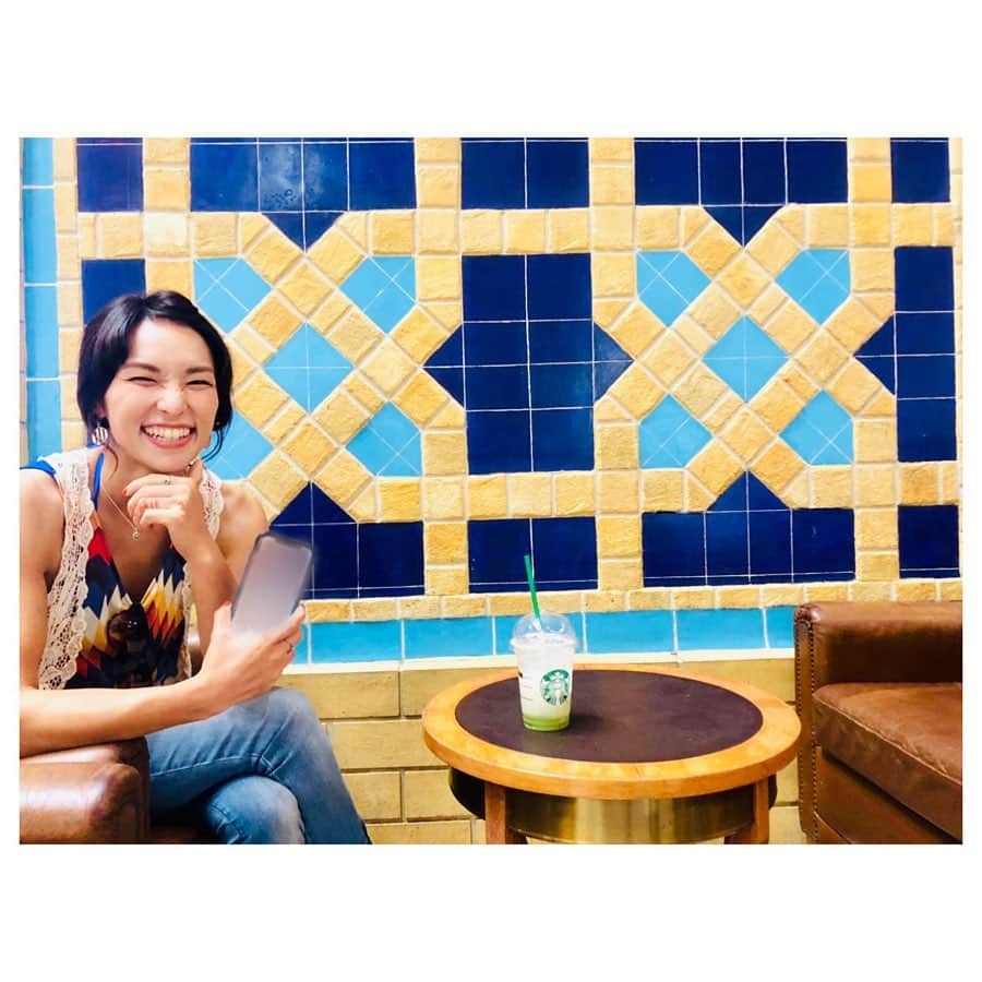 小林由佳さんのインスタグラム写真 - (小林由佳Instagram)「There have a lot of " best in the world" things😁👊🏻 ・ Someone call most of beautiful STARBUCKS all over the world🥤✨ and on the beach The Ferris wheel will be most of biggest one🎡 but now just most of biggest wheel😂 ・ unfortunately sea is beautiful but it's super warm warter. so I can call it is hot spring♨︎😂😂😂 ・ #世界一美しいSTARBUCKS🥤✨ #ブルーベリーチーズケーキフラペチーノはどの店舗でも売り切れ #ほんとに存在するんかいな🤷🏻‍♀️ #近々世界一大きな観覧車になる #いまはただの世界一大きな車輪 #日差しもビーチの砂も暑く #海に走ってダイブしたら #海がお湯なみに熱く温泉のようでした #これただの入浴♨︎」10月15日 14時22分 - yuca_tan