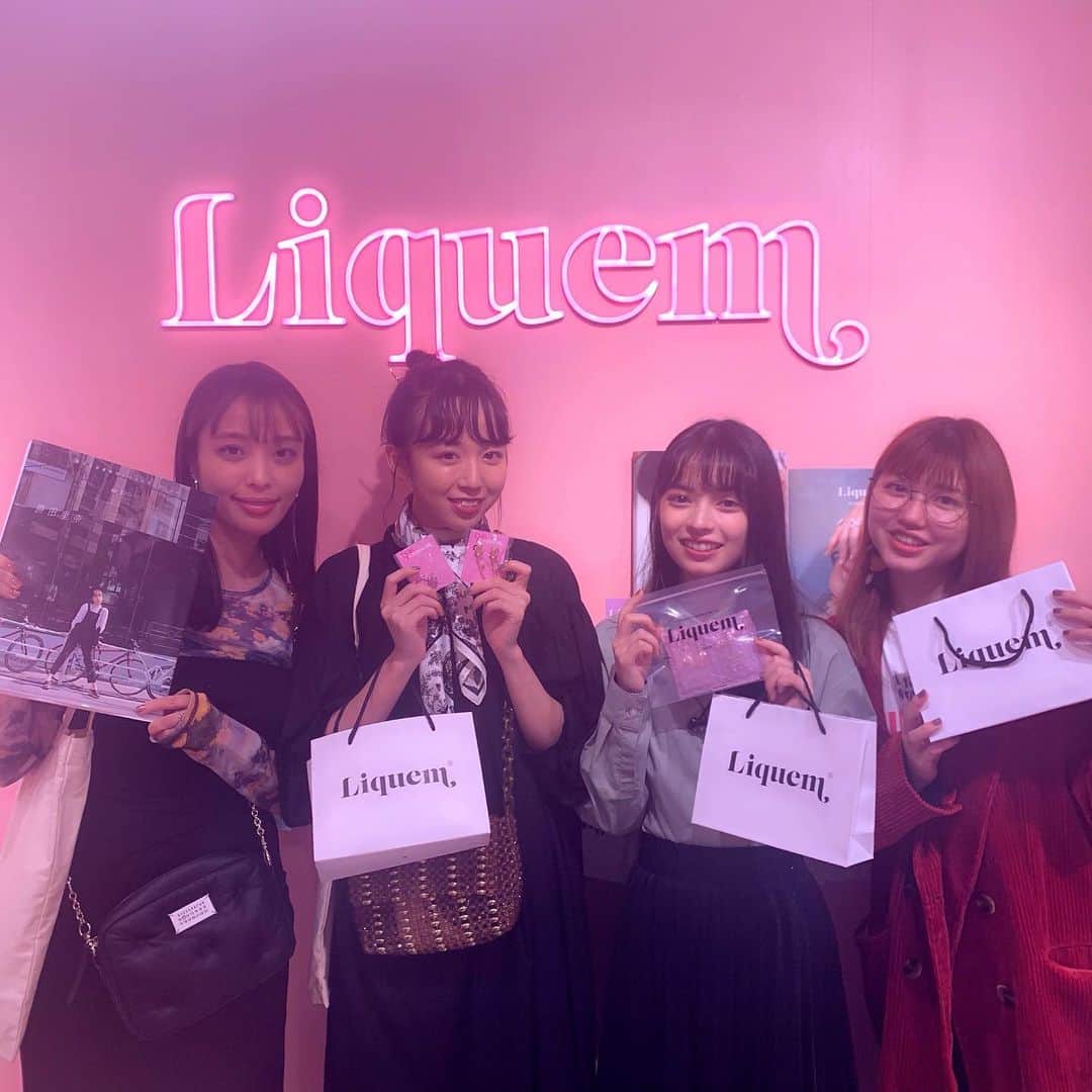 高橋有紀のインスタグラム：「先日の展示会台風前日に来てくれた皆様ありがとうございました❤︎ 実は前に撮影して仲良しの勝田里奈ちゃんからスタイルブックもらいました！卒業しても仲良しのアンジュルムチームはずっときゃっきゃっしてて微笑ましかったです☺️ ネットでもコラボアクセほぼ完売したみたいでありがとうございます🙇‍♀️ 再販希望のアイテムはブランドさんに言っていただけたらと思います〜！ #高橋有紀」