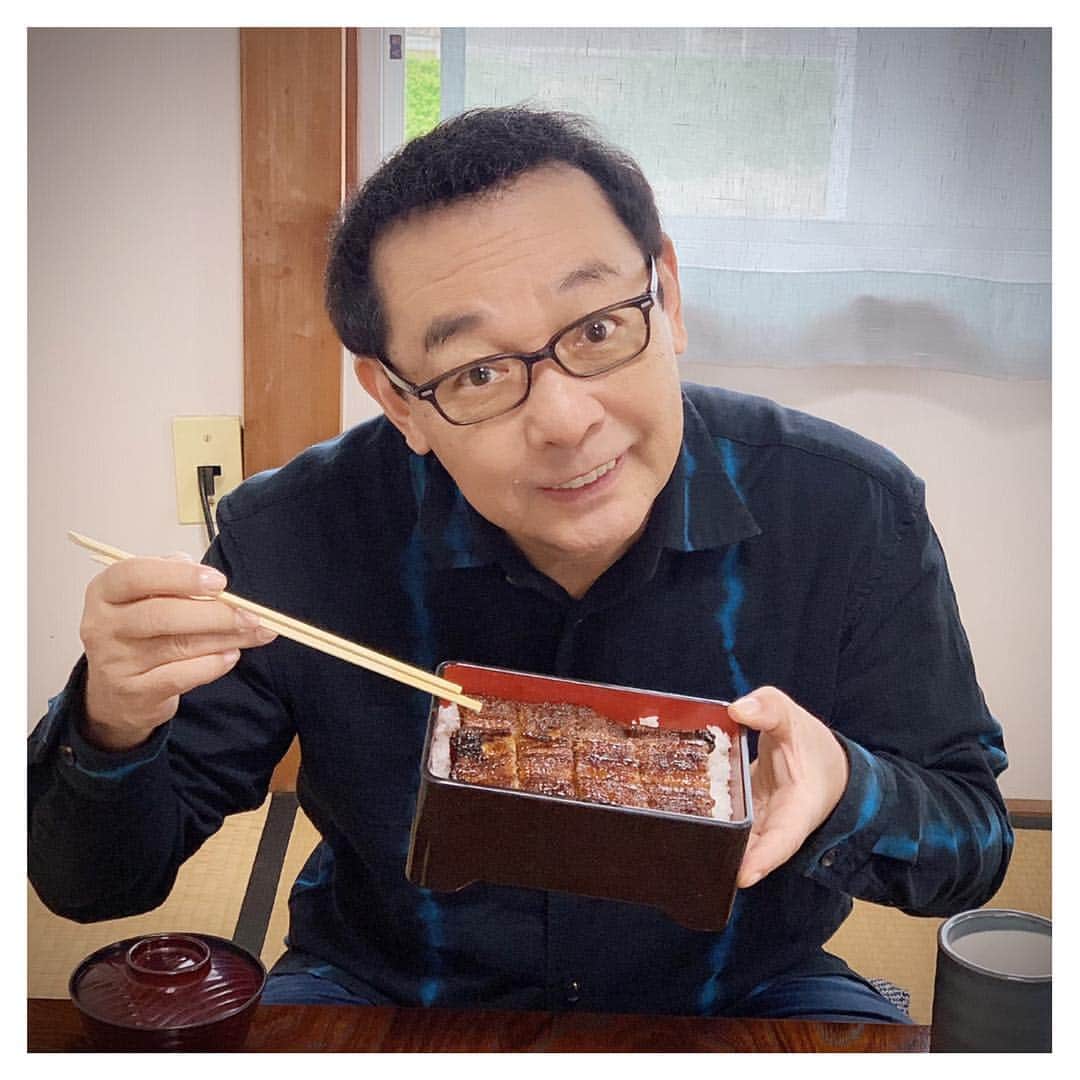 さだまさしさんのインスタグラム写真 - (さだまさしInstagram)「今日は浜松❣️ 鰻を食べないという選択肢はないやろ。 . #さだまさし #sadamasashi #鰻 #川〼」10月15日 15時09分 - sada_masashi