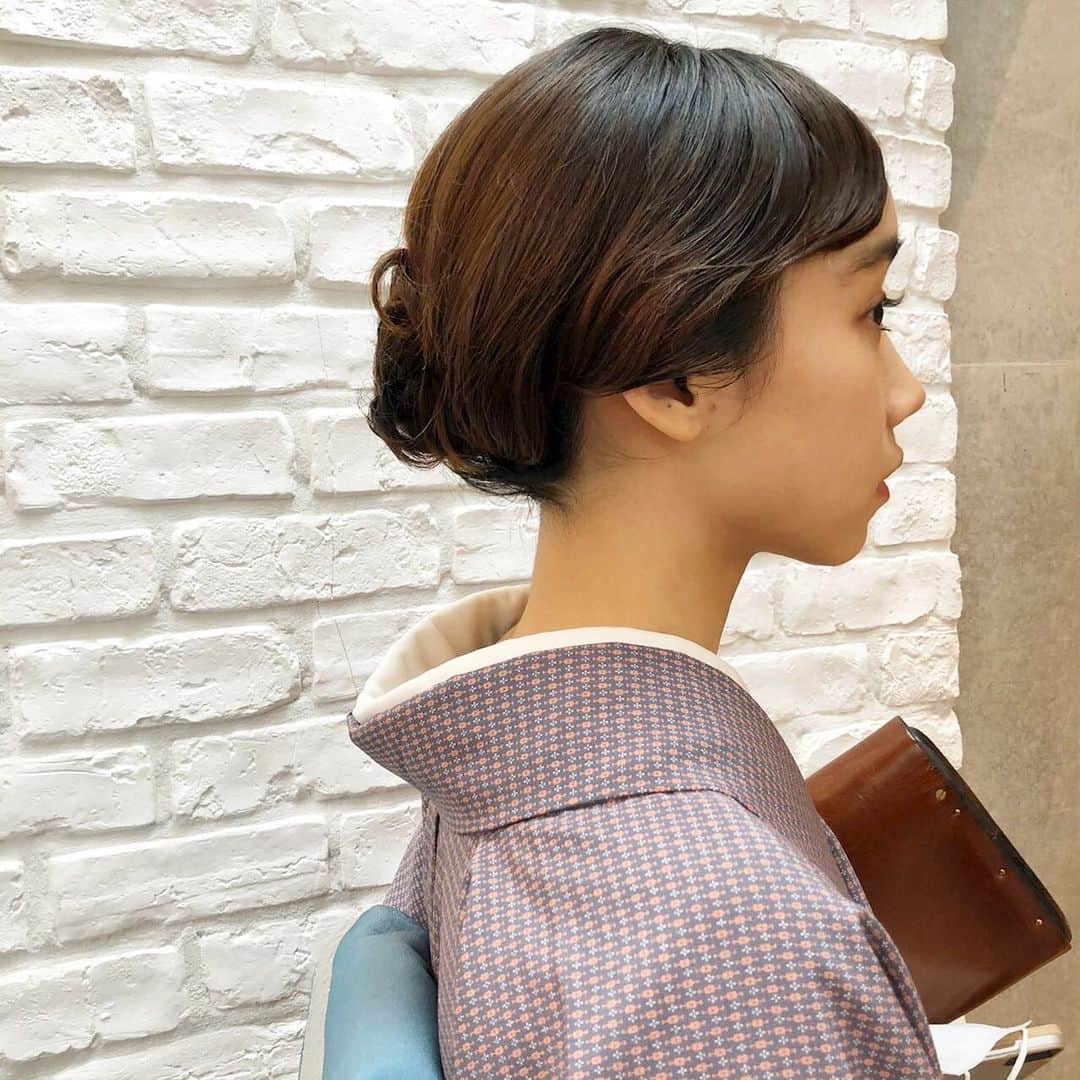 Baekのインスタグラム：「先日久しぶりに着物をきました！ 日本舞踊の先生に教えていただいて半帯は結べるようになったけど…名古屋帯はまだ難しいなー 髪もいつもお世話になっているかくたにさんに綺麗ににまとめていただきました！ 1日盛り沢山でいい日でした。🍁 #はやく日本舞踊またいきたいな😭 #先生あいたいですー！」