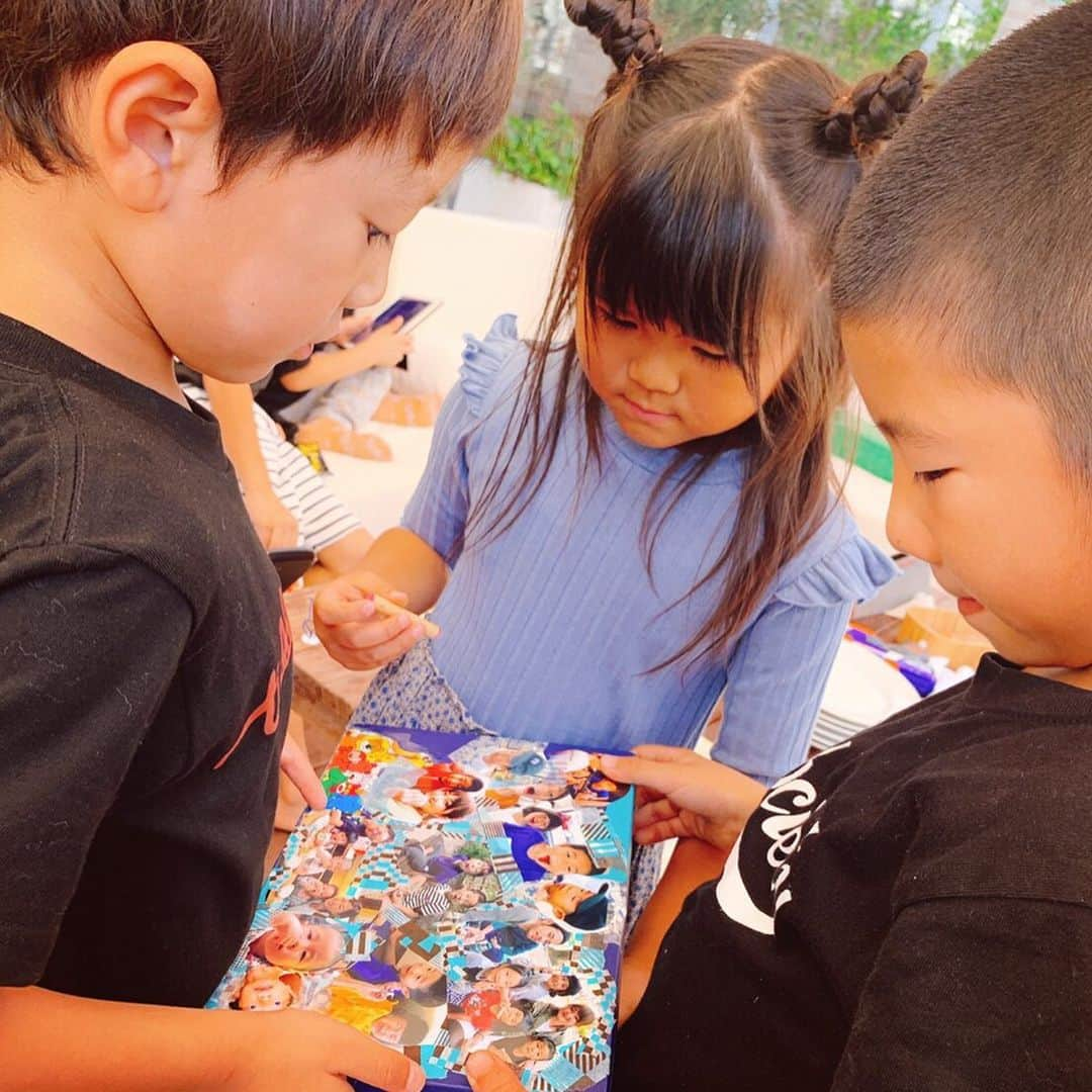 スザンヌさんのインスタグラム写真 - (スザンヌInstagram)「愛しいふたりのおたんじょーび会🌈🌈🌈﻿ 姪っ子と息子のだいだいだいすきなお兄ちゃんのような親友のようなそうのすけ👧👦﻿ ﻿ こどもたちの笑顔が﻿ 輝く瞬間に一緒にいられて幸せ！﻿ ﻿ いつもありがとう❤︎﻿ ﻿ すくすくのびのびおっきくなーれ！！だいすきだよ😍﻿ ﻿ ﻿ #週末の過ごし方」10月15日 15時32分 - suzanneeee1028