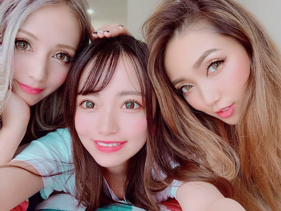 のインスタグラム：「💓🐚💓🐚💓🐚💓🐚💓 . ねもまにゃのベビたん🍼💕 （ @rina__maekawa ） . PEACE沖縄旅行での座間味1日目は 3人でひたすら部屋にこもって 語って笑って引きこもってる1日でした❤️ . 笑い倒した気がする😂www . . . #沖縄 #座間味」