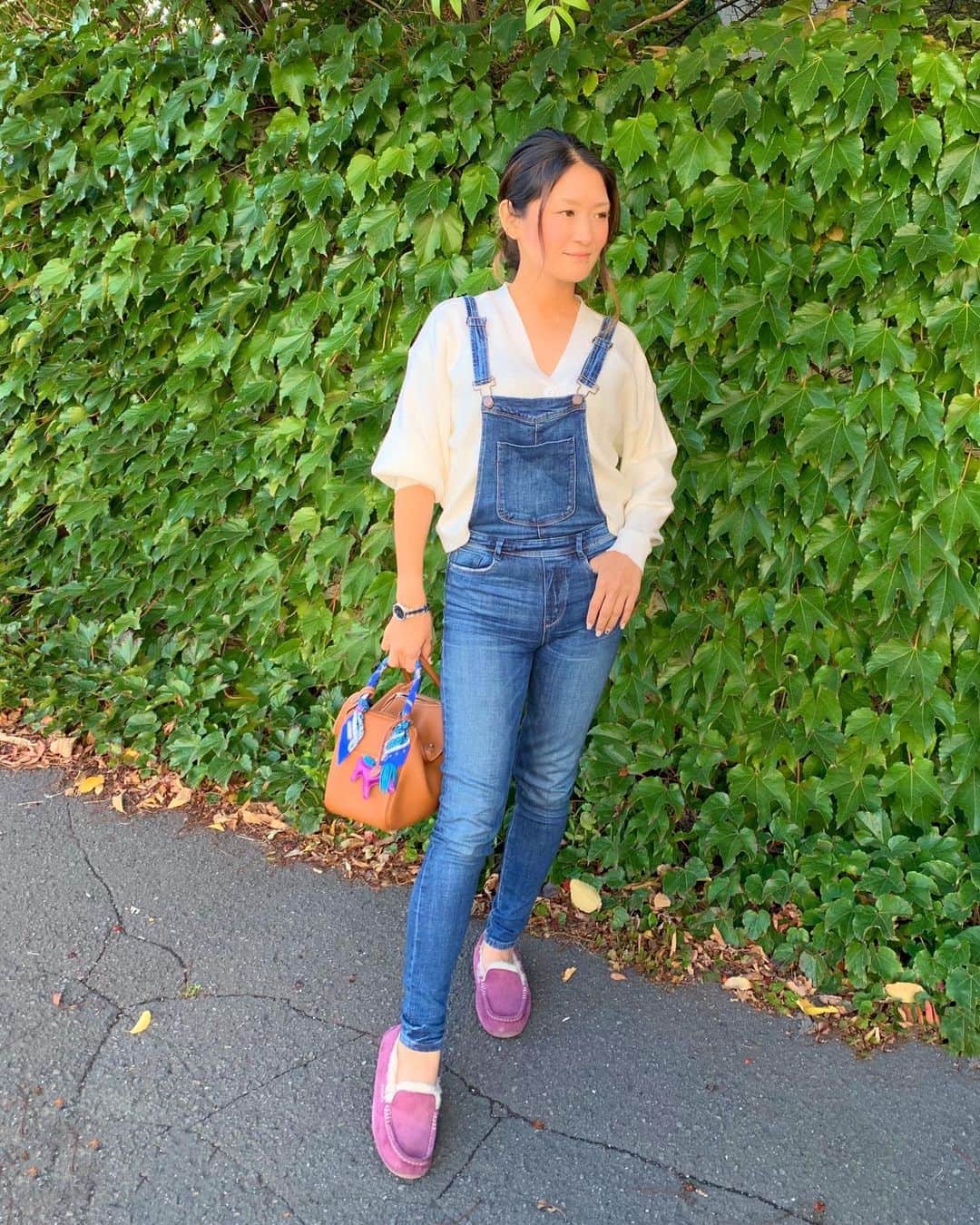 のインスタグラム：「. ootd🤩🙌 . . 札幌は雪虫が飛びまくってます 今外は12度 コート持ち歩き必須になってきたな🥶 . 打ち合わせへ . . 時計はダニエルウェリントン 15％OFFクーポンコード：sayakak （11/30まで有効、公式サイト使用のみ） . https://www.danielwellington.com/jp　 @danielwellington . . 靴は#楽天roomに載せてます #roomインフルエンサー . . . #ダニエルウェリントン #DW新作 #ICONICLINK #腕時計 #時計 #手元倶楽部 #時計好きな人と繋がりたい #時計好き #札幌ママ #北海道ママ #ママコーデ #ママバッグ #ママコーディネート #リンディ #リンディ26 #エルメス #エルメスバッグ #ザラジョ #ザラコーデ #ザラジョコーデ #zarawomen #サロペット #サロペットコーデ #ままコーデ #アラフォーコーデ #アラフォーママ #エルメス好きな人と繋がりたい #japanesegirl」