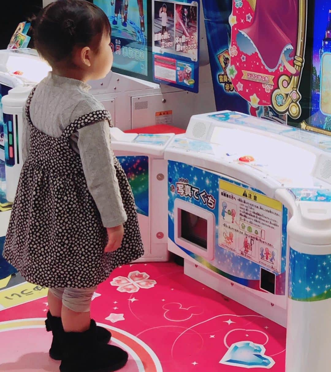 MARILYN YUURI FUKUSEさんのインスタグラム写真 - (MARILYN YUURI FUKUSEInstagram)「後3ヶ月で4歳！早いなー 一年前の服も もうこんなになっちゃった！笑笑  身長も伸びてシュッとしてきたね❤️ #kids #fashion #kidsfashion #zarakidsgirl #zara #girl #子供服」10月15日 17時00分 - yuuri_fukuse