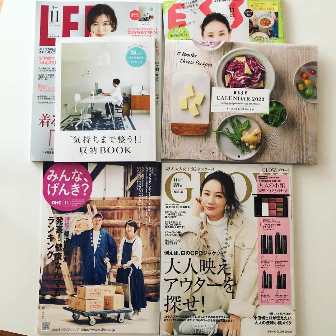 小堀紀代美さんのインスタグラム写真 - (小堀紀代美Instagram)「掲載誌のお知らせです。 ESSE @esse_online  では２０２０年のカレンダー　「チーズと味わう季節の食卓」を担当させていただきました。  LEE @magazinelee 収納について、と言っても本棚です。収納が大の苦手な私ができる唯一の本の整理の仕方です。  DHCのみんなげんき？では、この号では、DHCのエキストラバージンオリーブオイルを使ってのクッキングコンテストのお料理を再現させていただきました。  GLOW @glow_tkj の連載は普段の食卓にぴったり、色々活用していただける胡麻味噌ダレも。  ESSEからの「暮らしを楽しむ、台所。」では、キッチンと共に普段使っている調理道具などもご紹介しています。  天然生活　@tennenseikatsu webサイトでは、「親から子へ、つながる思い、繋がる味」（過去の掲載分から）父の味、子供の頃の思い出のお菓子を2品ご紹介しています。  そしてそして、カフェの時代からのスタッフで、今もお手伝いをしてくれている妹のようにかわいい夏目陽子ちゃん　@mano_a_mano1202  が携わった初めての書籍をいただきました❣️ なんて嬉しいの〜❤️ 陽子ちゃん、あらためておめでとうございます㊗️🎈❤️ お教室も大人気！フードコーディネーターの仕事も丁寧に！　　いつだって試作を繰り返して自分のおいしい！に重なるところまでとことん進む姿勢をいつも見ているので、きっちり再現できるおいしいレシピばかりですよー✨（撮影時に私もいただきました！😋）すでに増刷になったとのこと。ぜひお手に取ってみてくださいね📙」10月15日 17時31分 - likelikekitchen