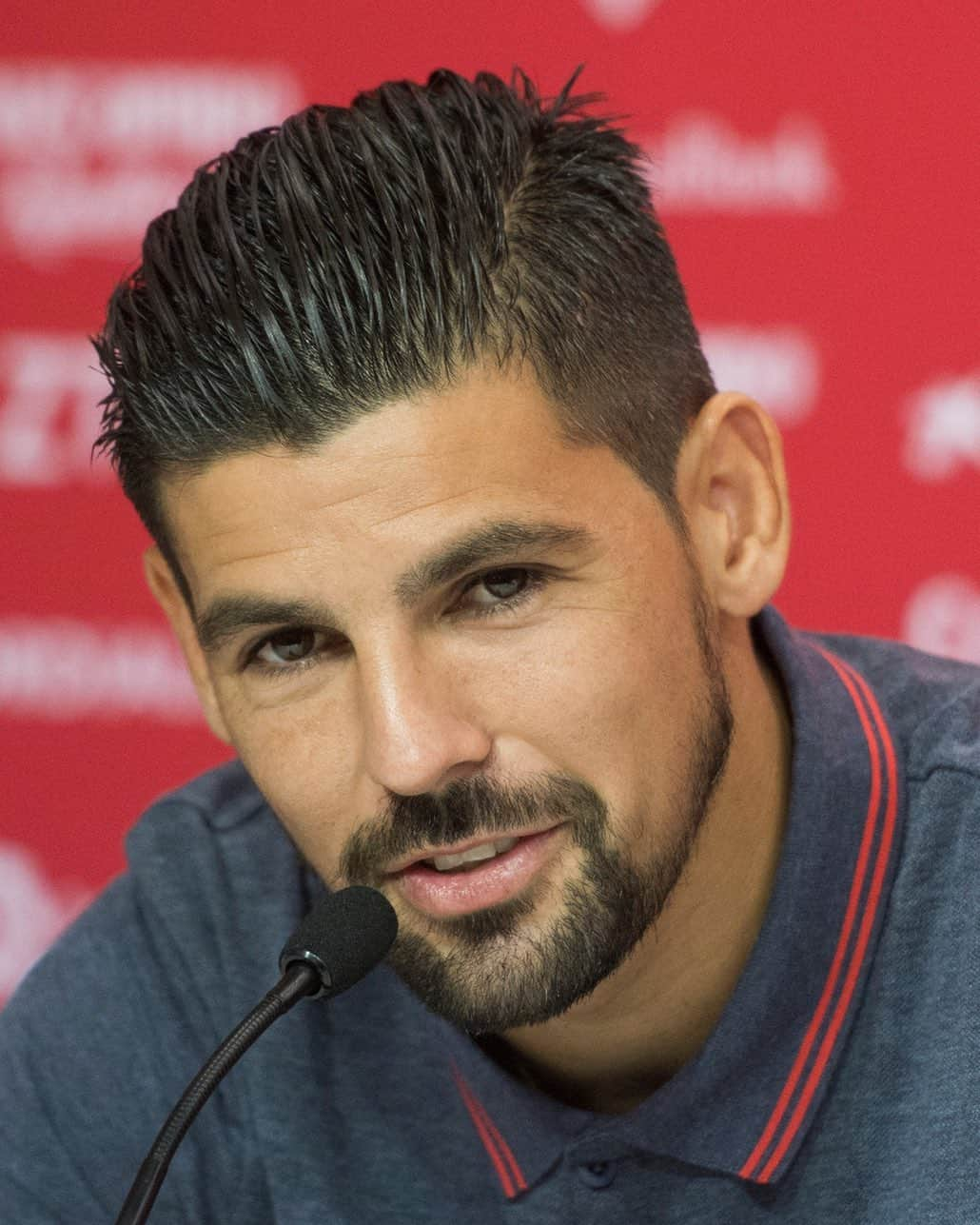 LFPさんのインスタグラム写真 - (LFPInstagram)「@nolitoo10 turns 33 today! 🎊🎉 • Happy Birthday! 🎂 • #Nolito #Sevilla #LaLiga #LaLigaSantander #HBD」10月15日 17時42分 - laliga