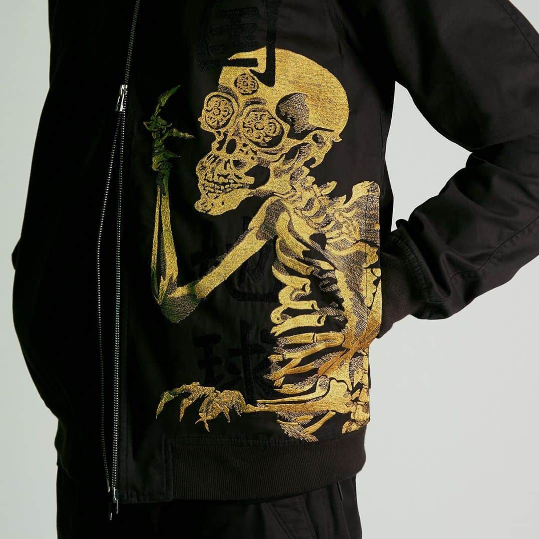 HYPEBEASTさんのインスタグラム写真 - (HYPEBEASTInstagram)「@hypebeaststyle: @maharishi is celebrating Halloween with a new “Skeletal Truth” capsule collection. It includes vintage-inspired sportswear, custom pants and utility vests adorned with intricate embroidery of Japanese master Utagawa Kuniyoshi’s skeleton, along with maharishi branding and the phrase “94 Till Death.” Swipe to check out the items, they’ll be available starting October 18 on maharishi’s website and at in-store New York and London locations.⁠⠀ Photo: maharishi」10月15日 17時36分 - hypebeast