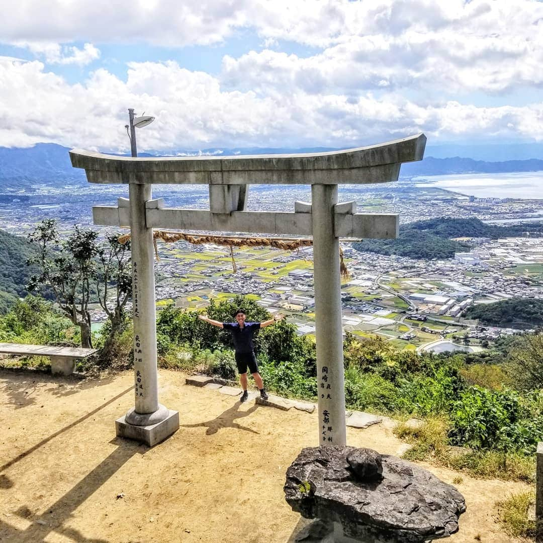 前園真聖さんのインスタグラム写真 - (前園真聖Instagram)「高屋神社の天空の鳥居⛩️ #高屋神社  #天空の鳥居 #絶景 #しこく絶景たび #前園真聖」10月15日 17時45分 - maezono_masakiyo