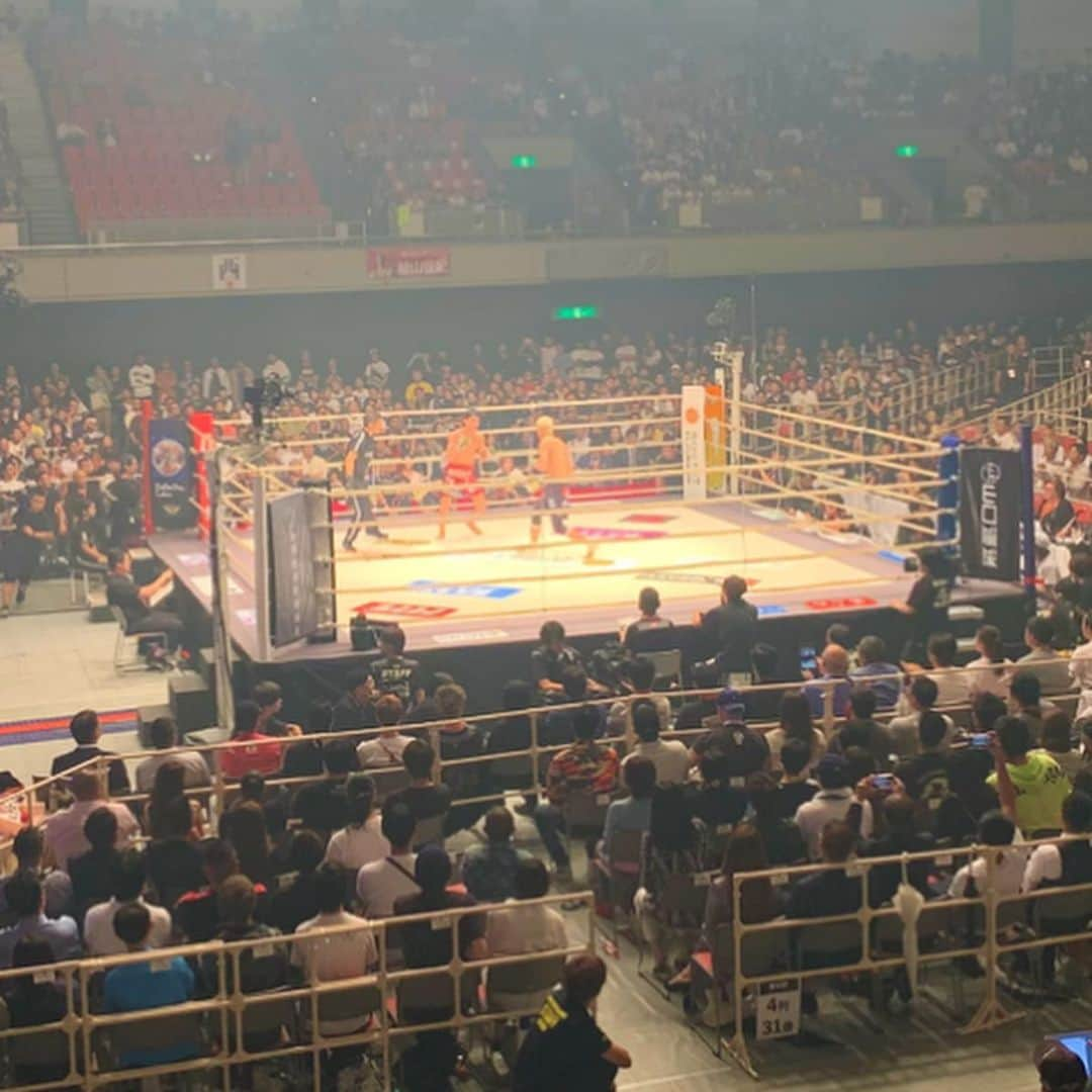 きらめく星のなったんさんのインスタグラム写真 - (きらめく星のなったんInstagram)「この前のRIZIN.19🥊 台風の中ウッキウキで行きましたよ 去年も台風だったな！さすが雷神(RIZIN) 名前負けしてねーぞこの野郎！ . 開始からもう圧巻だった…。 １ラウンドKO続出って何事ですか 試合展開早スギィィィイ 選手の層が濃すぎるんだよ…！！ . 個人的ベストバウトは 🔥白鳥大珠vs大雅🔥 うわーこれだよこれ！ 勝ち負けだけではなく、感動や興奮を与えられる 二人は間違いなくプロ。格闘技の面白さが伝わる 最高の試合だった。泣かせてくれるな！もっと観たい！ . . 【心が震える瞬間は、人生で何度あるのだろう。】 . 夢のような非日常を与えてくれる 格闘技が好きだ、大好きだ。 . 煽りVや入場も含めて【格闘技】なんだよ！ 年末の大会が待ち遠しい〜！！ . . #最後にイケメンファイターを載せておこう#目の保養にどうぞ#全選手の皆さまお疲れ様でした#rizin#rizin19#rizinff#格闘技」10月15日 18時06分 - nattan0504