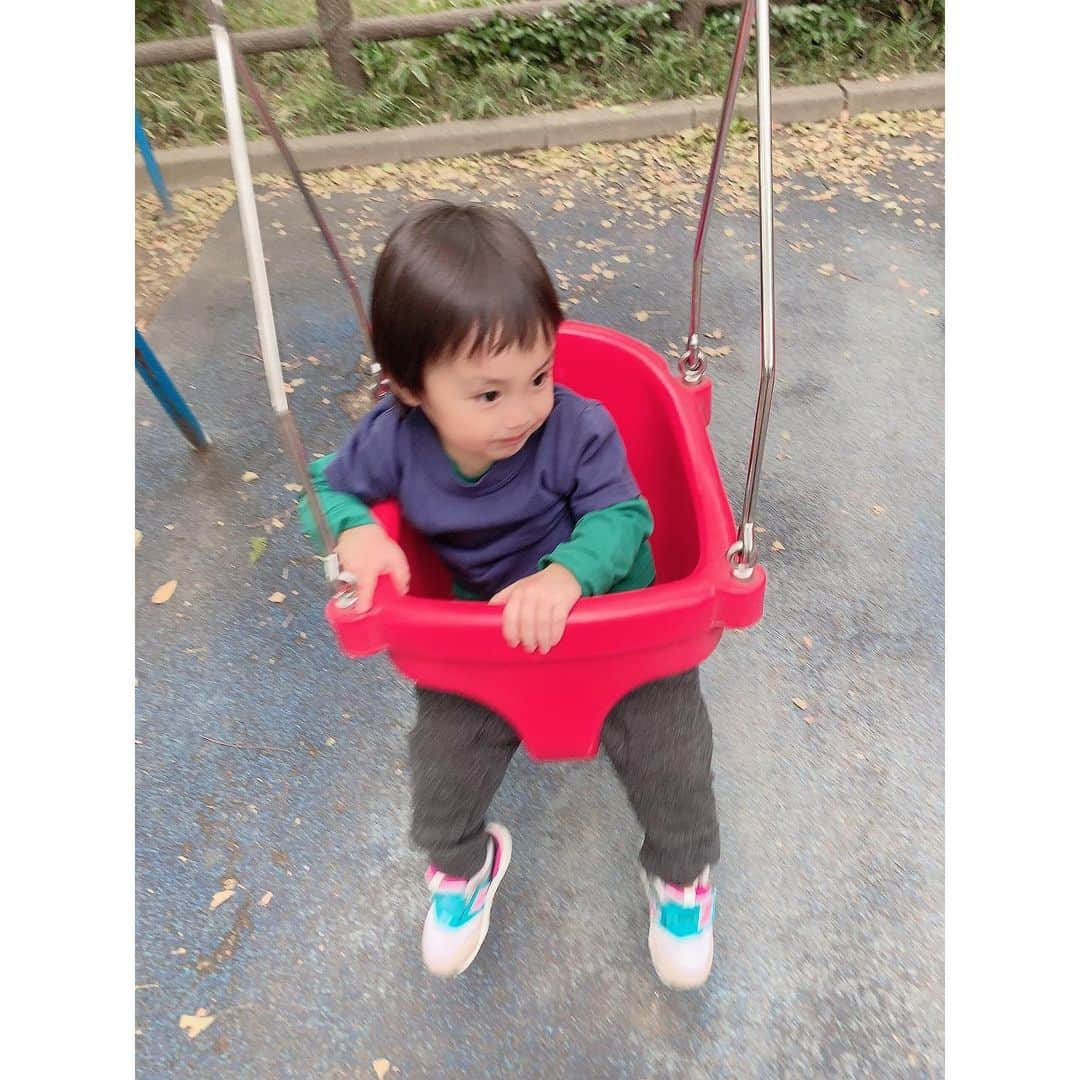 川崎希さんのインスタグラム写真 - (川崎希Instagram)「ブランコに乗るとすごく笑顔🥰🥰🥰 #公園 #ブランコ」10月15日 18時44分 - kawasakinozomi