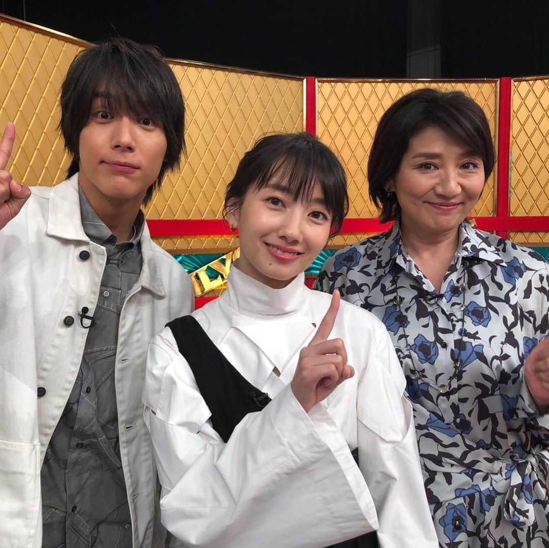 【公式】G線上のあなたと私のインスタグラム：「‪_ この後、よる7時からは…‬﻿ ‪『 #クイズオンリー1 』に、‬﻿ ‪#波瑠 さん、#中川大志 さん、‬﻿ ‪#松下由樹 さんが出演😘✨‬﻿ ﻿ ‪3人で出演した後、#侑人兄ちゃん こと、﻿ #鈴木伸之 さんも登場し、﻿ #加瀬ブラザーズ で出演しますよーー！☺️‬﻿ ﻿ ‪ぜひぜひご覧ください🙌🏻 ‬﻿ ﻿ #引き続き電波ジャック﻿ #新感覚のクイズ番組にみんな大盛りあがり﻿ ‪#G線上のあなたと私‬﻿ ‪#ついに今夜10時スタート‬﻿ ‪#tbs‬」
