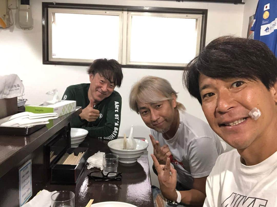 水内猛さんのインスタグラム写真 - (水内猛Instagram)「年に一度の健康診断！八王子の坂本クリニックでいつもお願いしております👍 胃カメラ飲んだ後はラーメンだぜ😆 それと顔に出来てた小さいイボも除去してもらいました！何と老人性疣贅(ユウゼイ)と言って皮膚の老化から出来るらしい😱俺も初老だ🤣 #人間ドック #健康診断 #イボ除去 #疣贅 #老人性疣贅 #46歳 #初老」10月15日 18時52分 - takeshimizuuchi