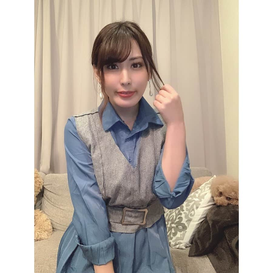 金子智美さんのインスタグラム写真 - (金子智美Instagram)「昨日配信で着てた私服💓﻿ ﻿ @17kg_official  さんの﻿ ベストセットワンピース﻿ 可愛い✨☺️ 真冬はベストをニットに変えて﻿ も着られるな(〃ω〃)💓﻿ ﻿  #17kg #たまには私服も載せてみる #秋服 #秋服コーデ ﻿ #金子智美  #selfie #me #i #自拍 #selfies #tbt #follow #扎心了#followme #like #fashion #hair #make #tokyo #japan #selfie #f4f #ootd #photo  #l4l #instagood #맞팔 #tagsforlikes #몸스타그램 #东京」10月15日 18時55分 - kanesato1222